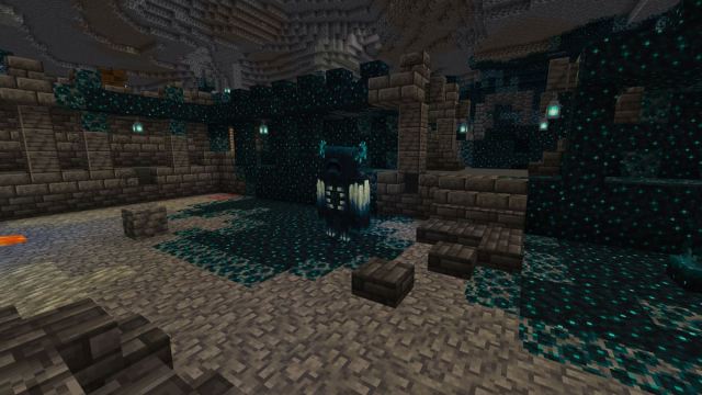 Minecraft Ancient City Warden.